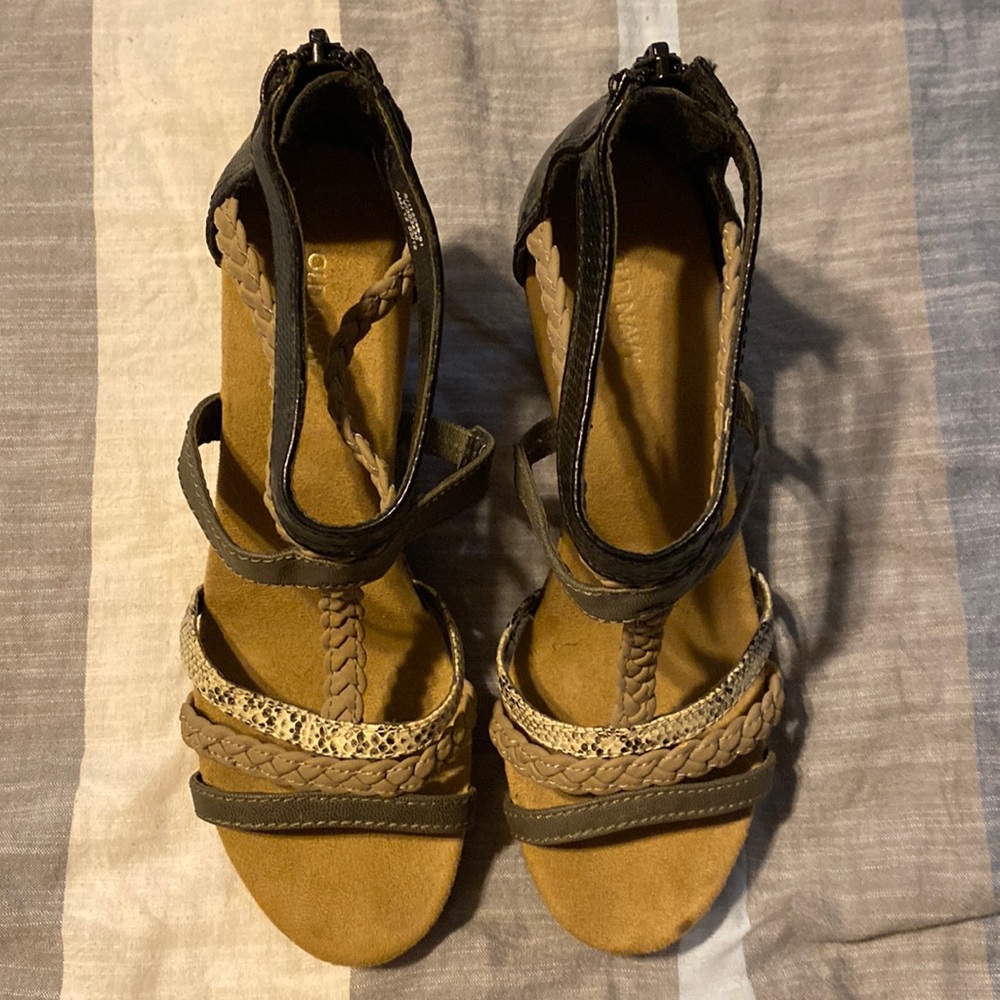 Old Navy wedge shoe